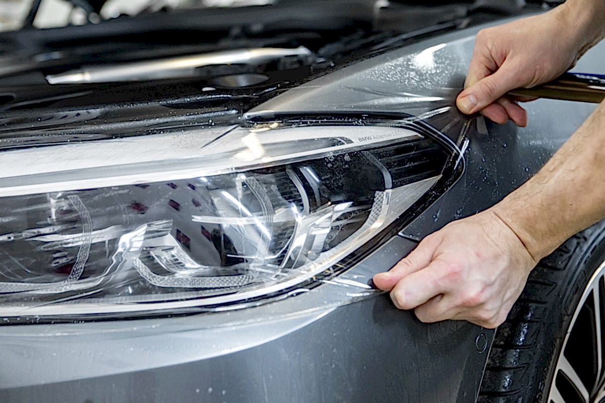 Бронирование фар защитной плёнкой Бронирование фар защитной плёнкой