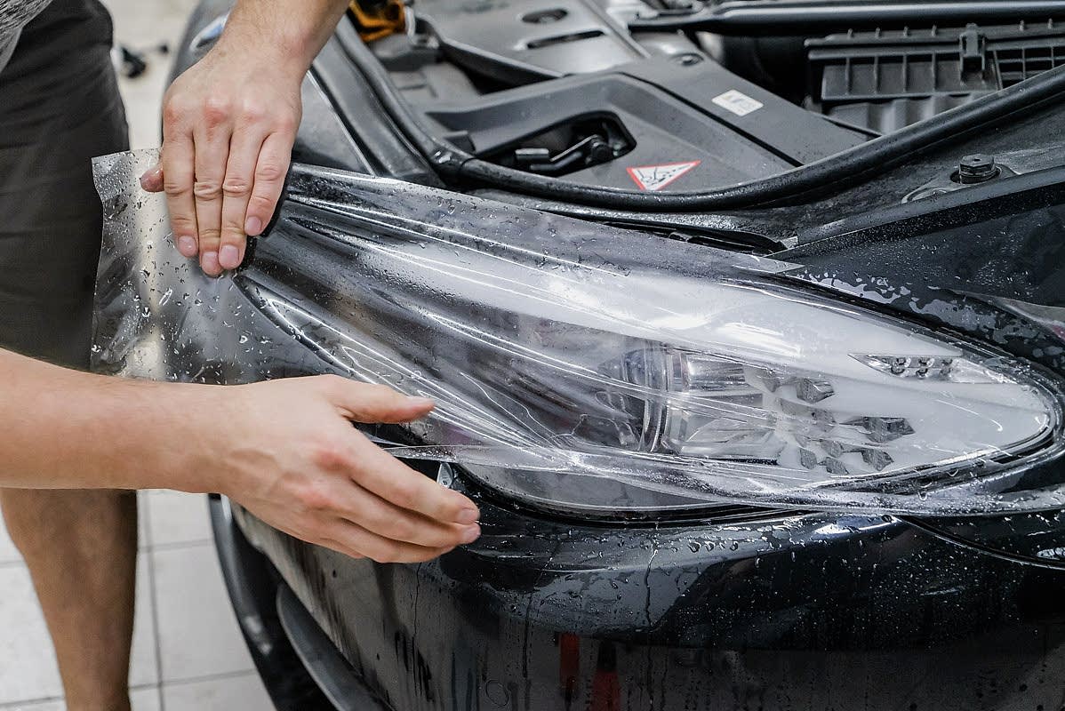 Бронирование фар защитной плёнкой Бронирование фар защитной плёнкой