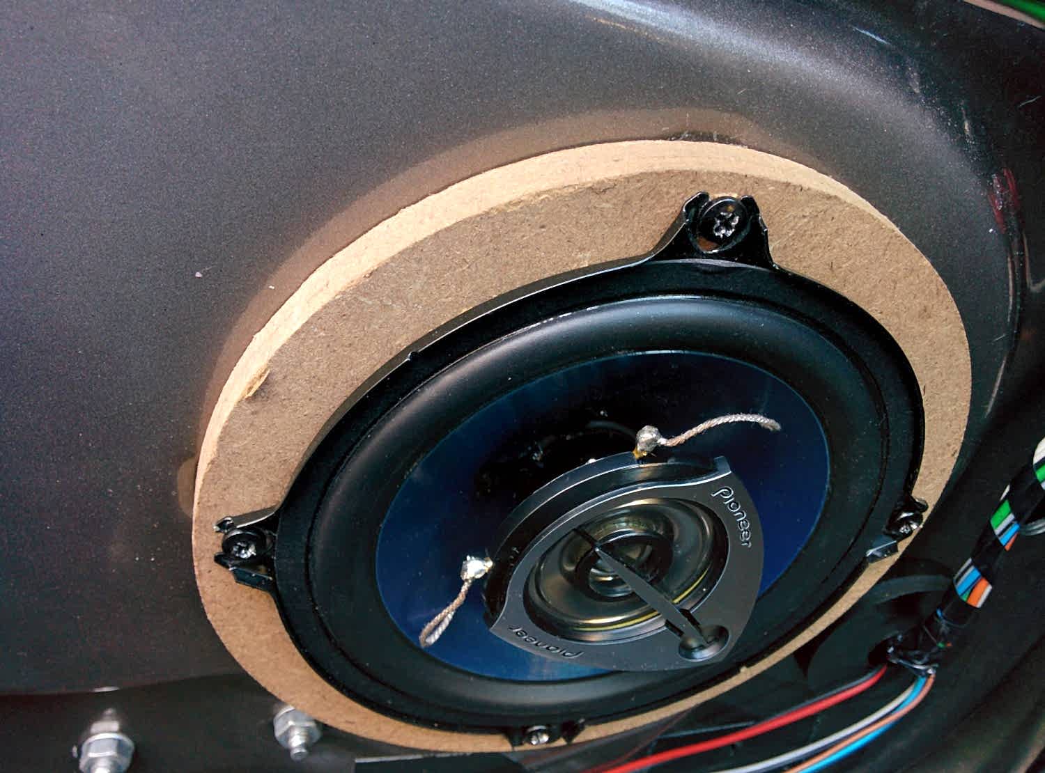 Установка автозвука Установка автозвука